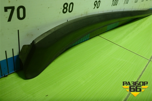 Молдинг лобового стекла правый (9670977980) для Peugeot 408 с 2012г