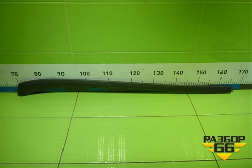 Молдинг лобового стекла правый (9670977980) для Peugeot 408 с 2012г