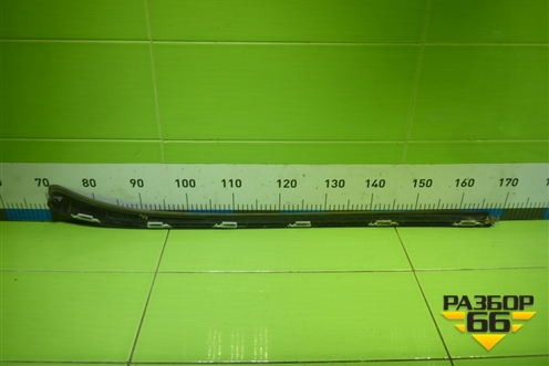 Молдинг лобового стекла правый (9670977980) для Peugeot 408 с 2012г