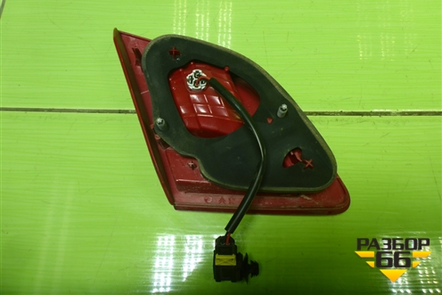 Фонарь задний внутренний правый (9678059780) для Peugeot 408 с 2012г