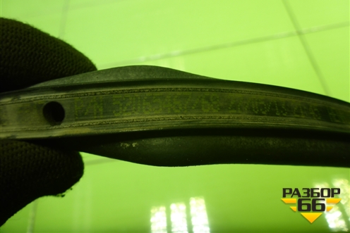 Уплотнитель капота (на решетку стеклоочистителей) (52065467) для Chevrolet Cobalt с 2012г (Кобальт)