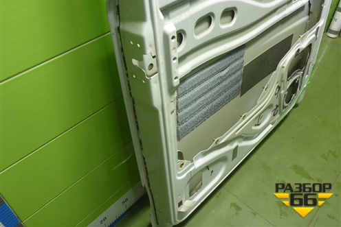 Дверь левая (810626004125) для Sitrak C7H (С7Н)