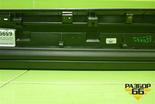 Накладка двери передней правой (новая) (8889688743) для Geely Monjaro с 2021г (Монджаро)