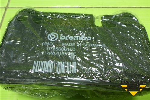 Колодки тормозные передние (новые) (7L6698151J) для Volkswagen Touareg c 2002-2010г (Туарег)