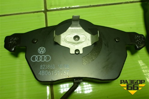 Колодки тормозные передние (новые) (4A0698151C) для Audi A6 (C4) с 1994-1997г (А6)