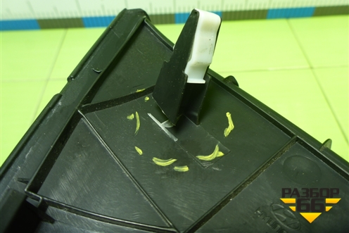 Накладка на торпедо (боковая правая) (84786A2000) для Kia Ceed с 2012-2018г (Сид 2)