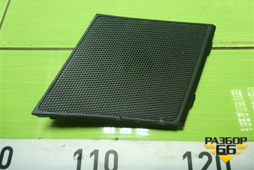 Решетка динамика (на торпедо правая) (84726A2000) для Kia Ceed с 2012-2018г (Сид 2)