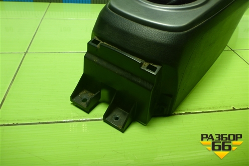 Консоль (MR532835) для Mitsubishi Lancer-9  с 2003-2008г (Лансер)