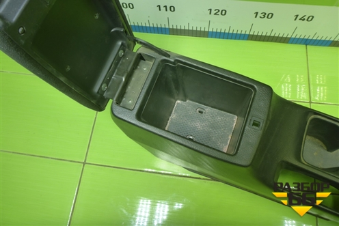 Подлокотник (MR512526) для Mitsubishi Lancer-9  с 2003-2008г (Лансер)