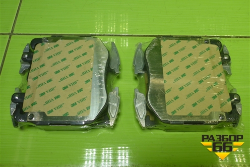 Колодки тормозные передние (новые) (34116889585) для BMW X6 G06 с 2019г (Х6 Г06)