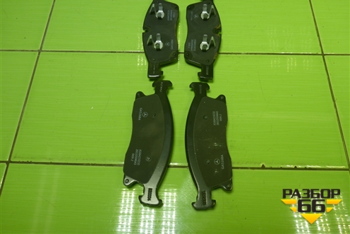Колодки тормозные передние (новые) (A0074208120) для Mercedes Benz GL-Klass X166 с 2012г (ГЛ)