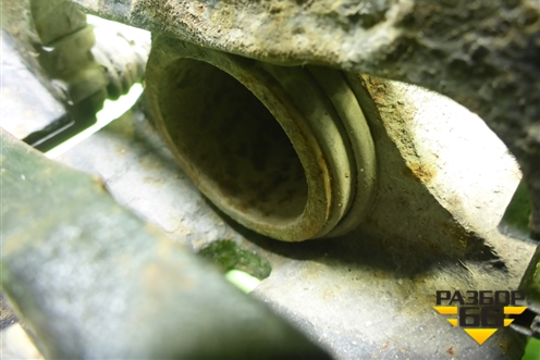 Суппорт передний левый для Mitsubishi Lancer-9  с 2003-2008г (Лансер)