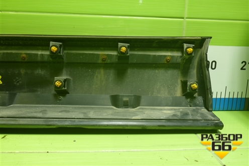 Накладка двери передней правой (TK4951RA1) для Mazda CX 9 с 2017г (СХ9)