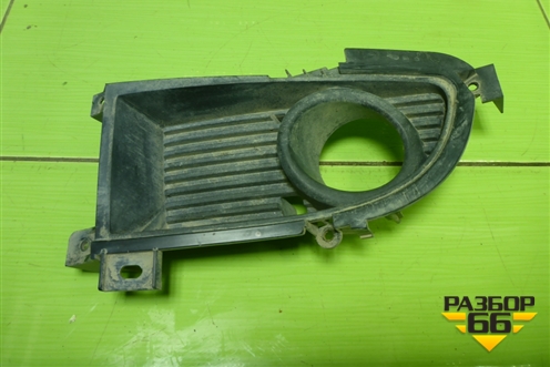 Накладка ПТФ левая (6407A015) для Mitsubishi Lancer-9  с 2003-2008г (Лансер)