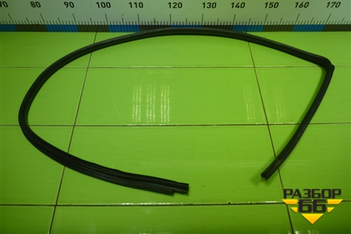 Уплотнитель двери передней правой для Mitsubishi Lancer-9  с 2003-2008г (Лансер)