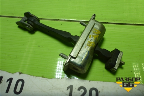 Ограничитель двери передней левой (13242975) для Opel Corsa D с 2006-2014г (Корса Д)