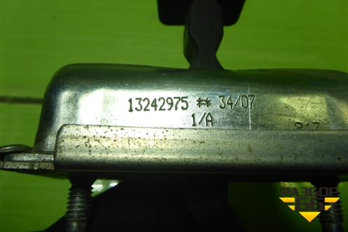 Ограничитель двери передней левой (13242975) для Opel Corsa D с 2006-2014г (Корса Д)