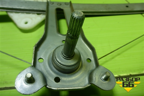 Стеклоподъёмник механический передний правый для Renault Logan с 2004-2015г (Логан)