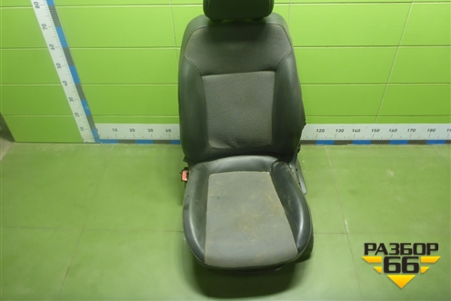 Сиденья комплект (5ти дверный хетчбэк AIR BAG подогрев) для Opel Corsa D с 2006-2014г (Корса Д)