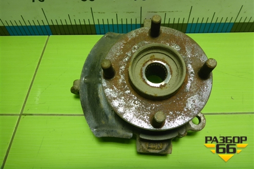 Кулак поворотный передний правый для Nissan Tiida (C11X) с 2004-2013г (Тиида)