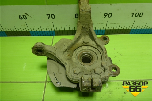 Кулак поворотный передний левый для Nissan Tiida (C11X) с 2004-2013г (Тиида)