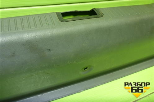 Обшивка багажника на заднюю панель (0K2N268961A) для Kia Spectra с 2001г (Спектра)