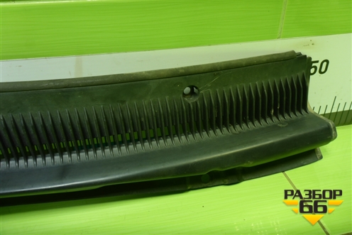 Решетка стеклоочистителей правая (0K2A150785) для Kia Spectra с 2001г (Спектра)