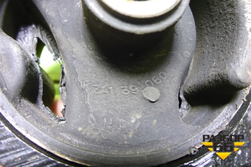 Опора двигателя правая (K2A139060) для Kia Spectra с 2001г (Спектра)