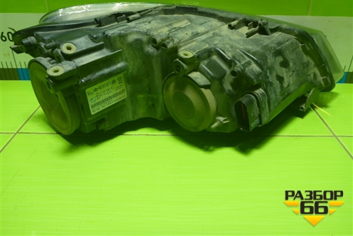 Фара левая (после 2015г галоген) (6R1941007F) для Volkswagen Polo (седан) с 2010г (Поло)