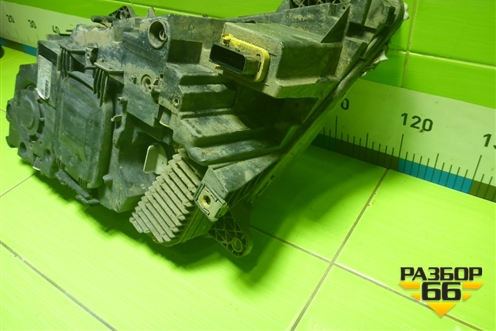 Фара левая (галоген не линзованная с блоками) (22239221) для Volvo TRUCK FH с 2013-2019г (ФШ)