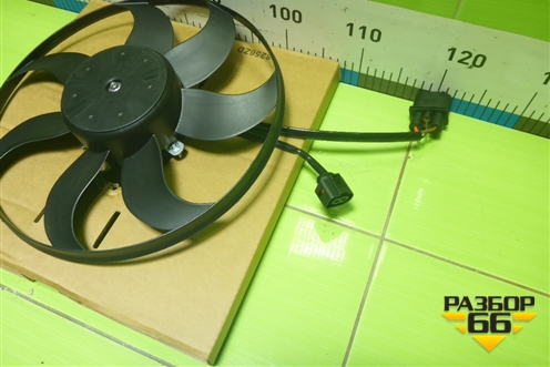 Вентилятор охлаждения радиатора (новый не оригинал) (LFC18K2) для Volkswagen Golf V с 2003-2009г (Гольф 5)