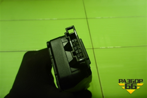 Замок багажника (ответная часть с доводчиком) (4F9827383E) для Audi Q5 c 2008-2017г (Ку 5)