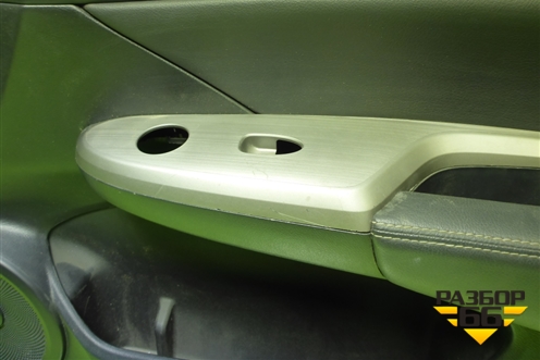 Обшивка двери передней правой под электрику (5ти дверный кузов) (83500SMGE01155) для Honda Civic 5D с 2005-2011г (Цивик)