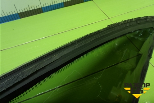 Стекло глухое правое (заднее 3-х дверный кузов) для Opel Corsa D с 2006-2014г (Корса Д)