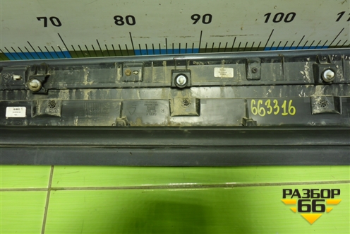 Накладка двери передней правой (8889688743) для Geely Monjaro с 2021г (Монджаро)