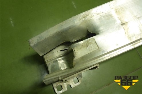 Усилитель переднего бампера (8U0807109C) для Audi Q3 с 2011-2018г (Ку 3)