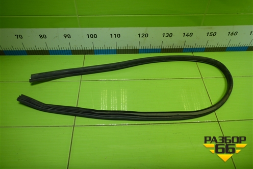 Уплотнитель капота (на решетку стеклоочистителей) для Kia Rio с 2011-2016г (Рио 3)