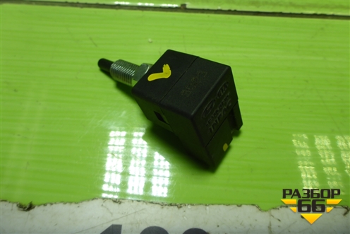 Датчик включения стопсигнала для Kia Rio с 2011-2016г (Рио 3)