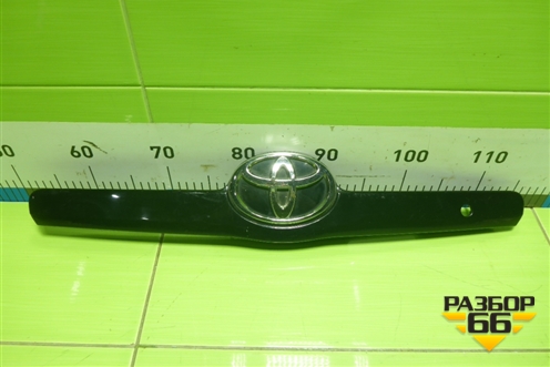 Накладка крышки багажника (7681133901) для Toyota Camry V40 с 2006-2011г (Камри)