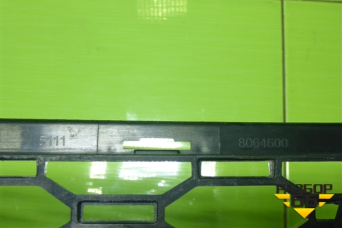 Решетка в передний бампер центральная (51118064600) для BMW X3 G01 с 2017г (Х3 Г01)