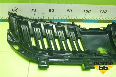 Решетка радиатора (57A853653B) для Skoda Karoq с 2017г (Карок)