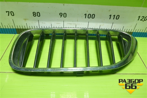 Решетка радиатора левая (51137390863) для BMW 5-серия G30 с 2017г