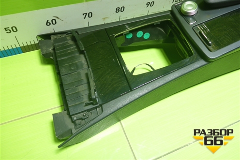 Подлокотник (правый руль) (A2046800150) для Mercedes Benz C-Klass W204 с 2007-2014г (Ц)