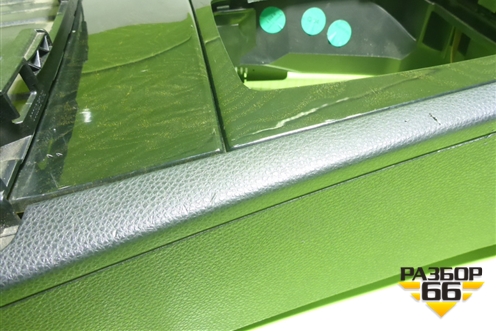 Подлокотник (правый руль) (A2046800150) для Mercedes Benz C-Klass W204 с 2007-2014г (Ц)