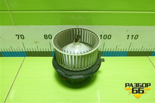 Моторчик отопителя (правый руль) (V2425001) для Mercedes Benz C-Klass W204 с 2007-2014г (Ц)