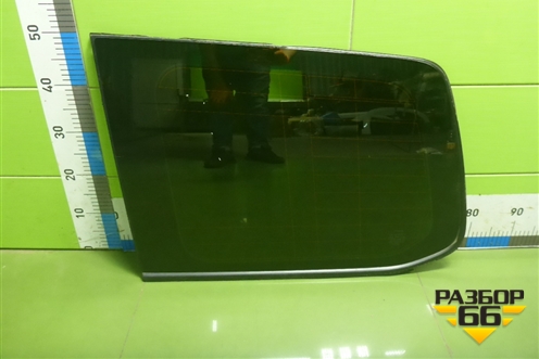 Стекло глухое левое для Toyota Land Cruiser (200) с 2008г (Ленд Крузер)