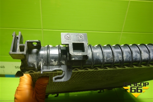 Радиатор охлаждения дополнительный (17118655757) для BMW X5 G05 с 2018г (Х5 Г05)