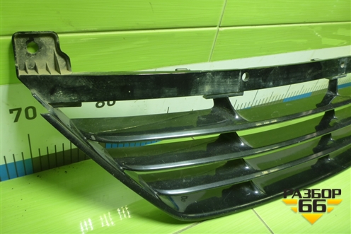 Решетка в передний бампер центральная (865502Y000) для Hyundai ix 35 с 2010г (Ай икс 35)