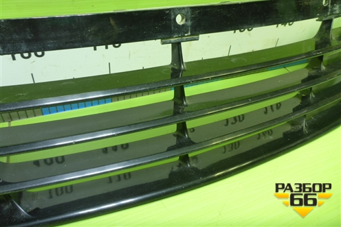 Решетка в передний бампер центральная (865502Y000) для Hyundai ix 35 с 2010г (Ай икс 35)