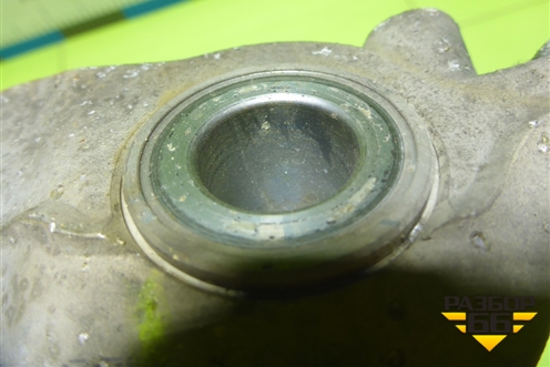 Кулак поворотный передний правый (3C0407258F) для Volkswagen Passat (B6) с 2005-2010г (Пассат Б6)